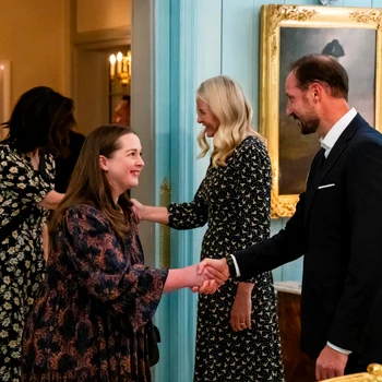 Prințesa Mette Marit a revenit după pauza impusă de medici, alături de Prințul Haakon. FOTO: Casa Regală norvegiană