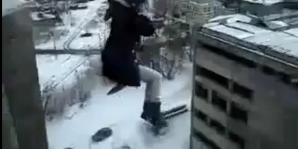 Sute de tineri își riscă viață, sărind de la înălțimi mari, fără să își ia măsurile de siguranță corespunzătoare