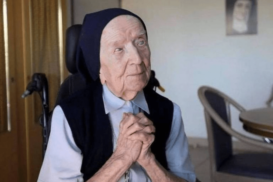 Franța: Decana de vârstă a planetei, sora André, a murit la 118 ani