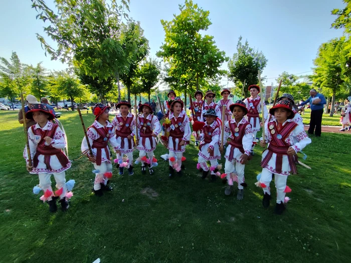 Ansamblul „Hora Florilor” Osica de Sus a câștigat trofeul în 2025 FOTO: Cătălin Fircoiu