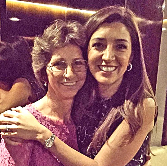 Fabiana are o relaţie  strânsă cu mama ei