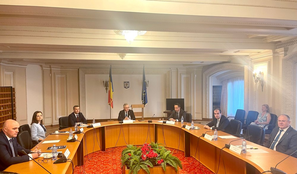 Comisia parlamentară SRI, în control la Direcţia de Informaţii Moldova Nord (Iaşi)