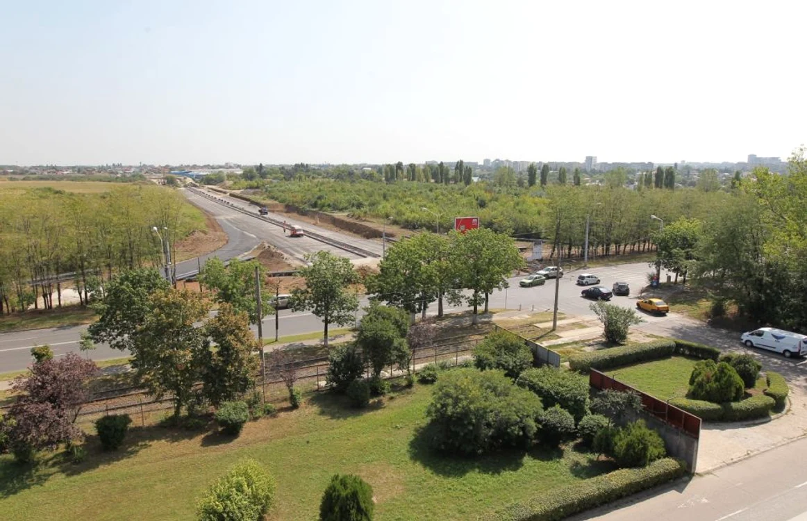 Autostrada A3 (Bucureşti - Ploieşti) la intersecţia cu strada Petricani şi cu strada Fabrica de Glucoză FOTO Eduard Enea