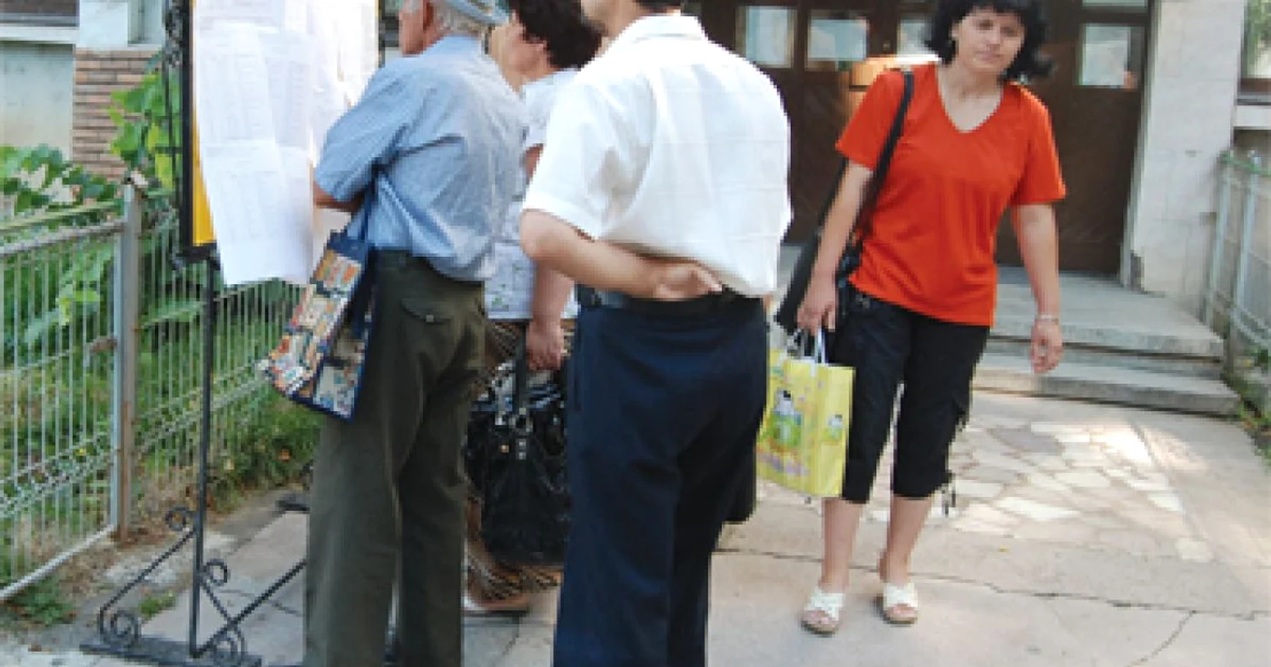 Opt candidaţi pe  loc la titularizare