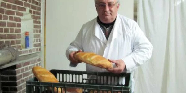 Constantin Dincă face pâine de 13 ani, însă niciodată nu i-a fost mai greu ca acum