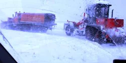 Utilajele acţionează pentru deszăpezire,   foto: ISU Ialomiţa
