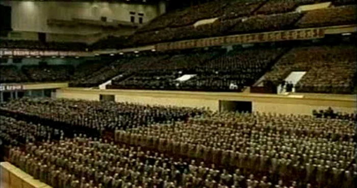 Ceremonie
în memoria fostului lider nord-coreean Kim Jong-il FOTO Reuters