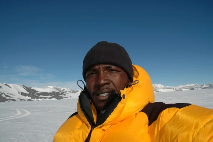 sibusiso vilane primul alpinist de culoare pe everest 01 foto arhiva personala