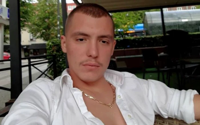 
    Valentin Marius Parfenie a înjunghiat un om, i-a furat mașina și a călcat apoi nouă oameni  