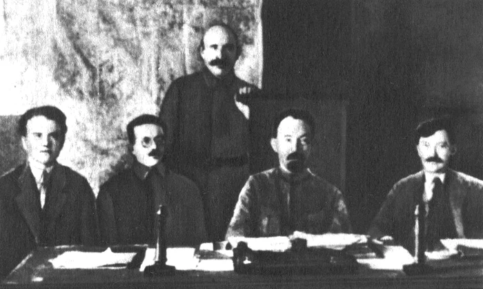 Conducerea Comisiei Extraordinare pentru Întreaga Rusie (CEKA), în 1921 (© Wikimedia Commons)