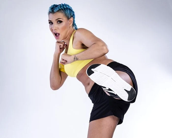 
    Sona s-a accidentat la Ultimul Trib  