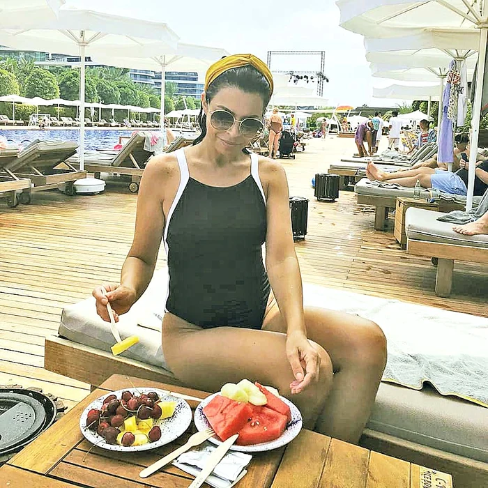 Simona Pătruleasa  arată impecabil pe plajă