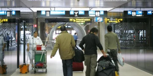 Pe locul 2 în topul cetăţenilor UE care şi-ar părăsi ţara de origine se află românii, cu 31%, potrivit sondajului Gallup