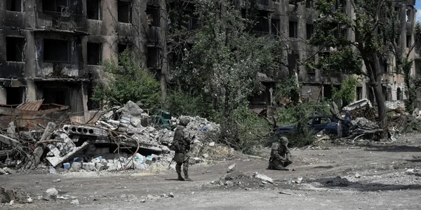 Razboi Ucraina Rusia 17 18 mai 2022 genist dezamorsare bombe rusi rus Azovstal FOTO Profimedia