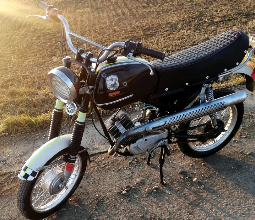 Motocicletă Mobra recondiționată FOTO Adevărul