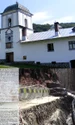 Scandalurile s au ținut lanț în ultima vreme de Mănăstirea Frăsinei Athosul românesc din județul Vâlcea Foto colaj jpg