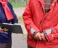 Campanie de semnături strânse de PSD în satul Zmeurătu - Stoeneşti din Vâlcea în pandemie fără distanţare socială - 19 iulie Foto Dorina Gheorghe