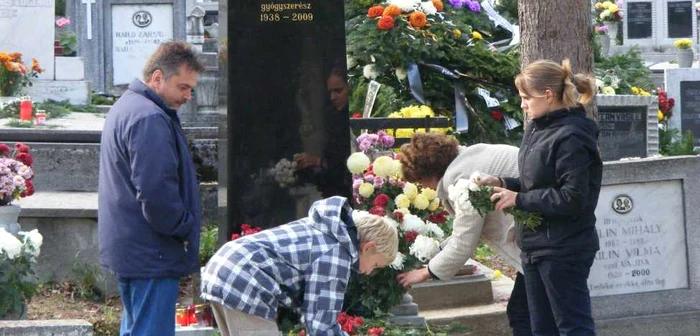 Cluj: Vipuri la semnat de autografe şi morminte celebre devastate în Cimitirul Central