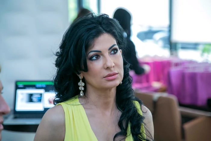 Dr. Dana Miricioiu, specializată în chirurgie plastică – microchirurgie reconstructivă