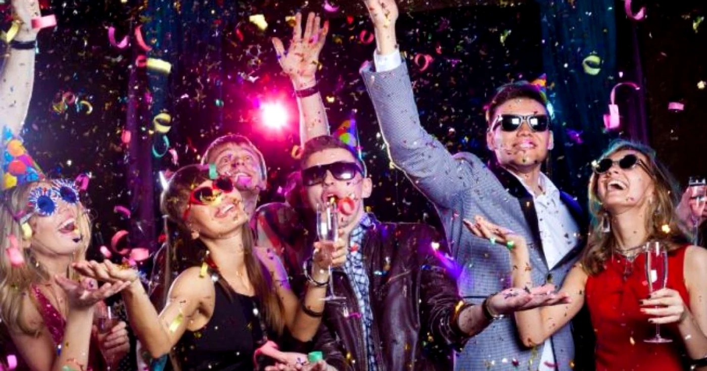 Petrecerea de revelion FOTO: machteamsoft.ro