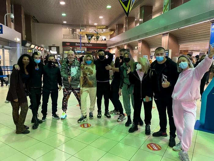 8 in aeroport faimosi jpg jpeg