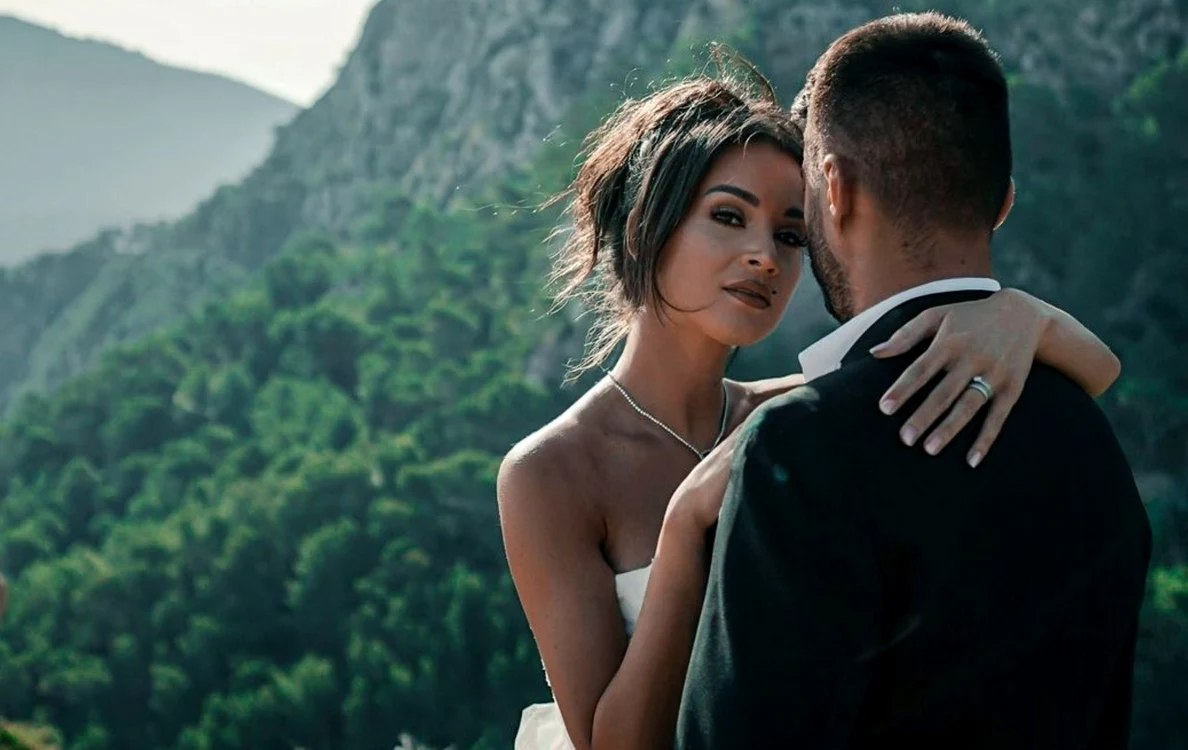 Ce mesaj a gravat Ana Maria Barnoschi pe verighetă / foto: Instagram