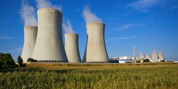 centrala nucleara dukovany cehia foto shutterstock