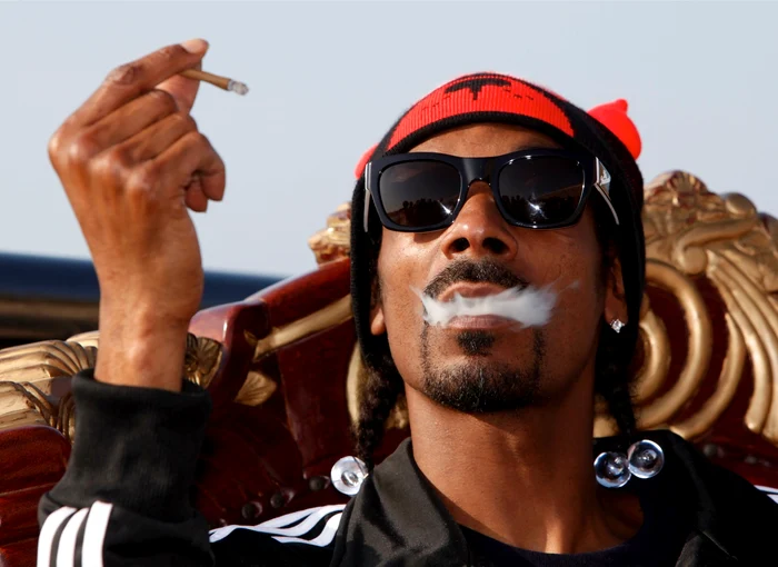 Snoop Lion consumă marijuana în mod regulat