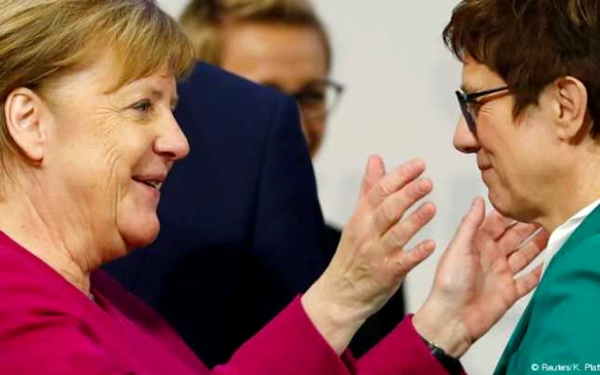 Angela Merkel si Annegret Kramp-Karrenbauer