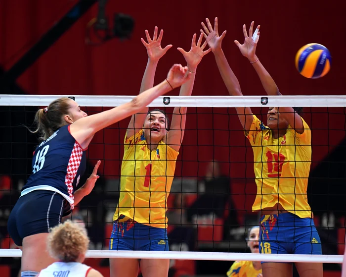 România n-a reușit cu Croația să repete evoluția din meciul cu UngariaFoto: CEV