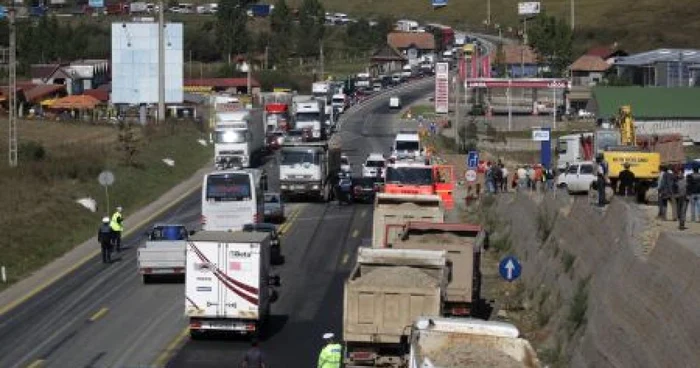 Cluj: Trafic blocat între Cluj şi Turda din cauza unui accident