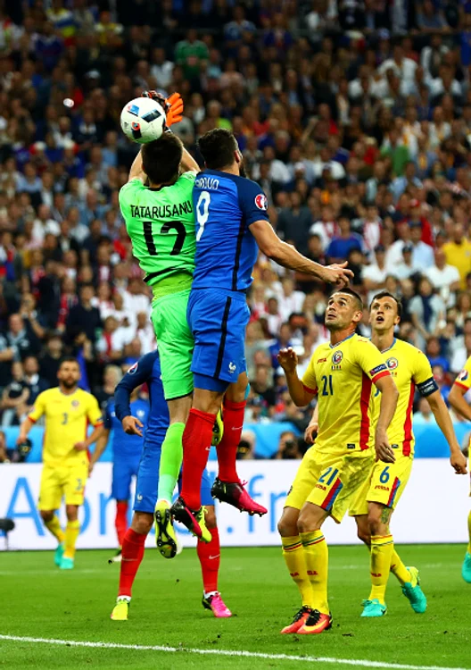 Tătărușanu iese hazardat și Giroud, atacantul lui Arsenal, deschide scorul pentru francezi