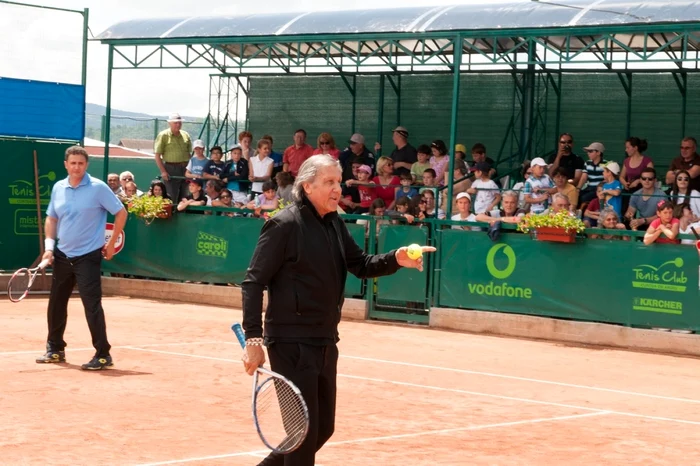 George Cosac şi ilie Năstase au jucat tenis la Curtea de Argeş