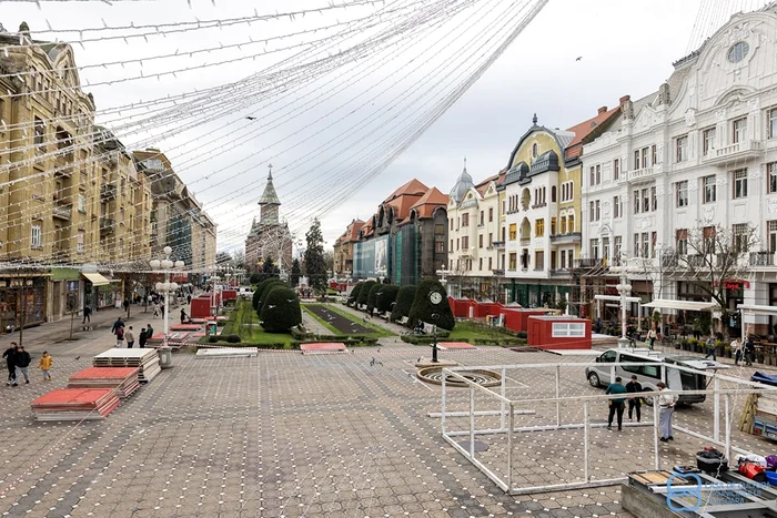 Pregătiri pentru târgul din centrul Timișoarei FOTO Casa de Cultură a Municipiului