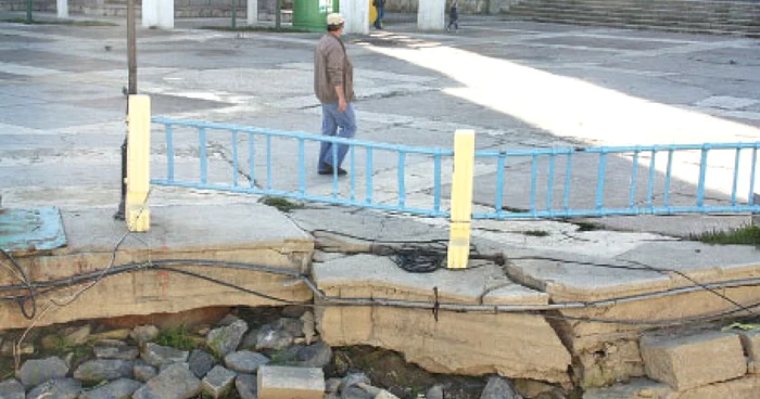 Cheul s-a surpat pe o porţiune de 10 metri