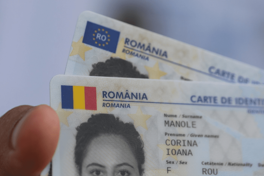 Cartea electronică de identitate vine cu surprize: Dosarul cu șină se transformă în mapă virtuală