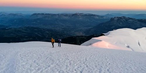 Doi alpinişti nevăzători vor să urce pe Elbrus FOTO arhiva personala