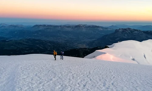 Doi alpinişti nevăzători vor să urce pe Elbrus FOTO arhiva personala