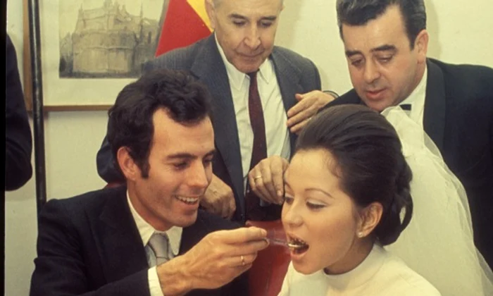 julio iglesias si isabel preysler ab95901368 jpeg