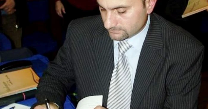 Viorel Rotilă contestă legea salarizării