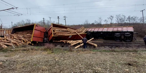 tren deraiat mehedinţi