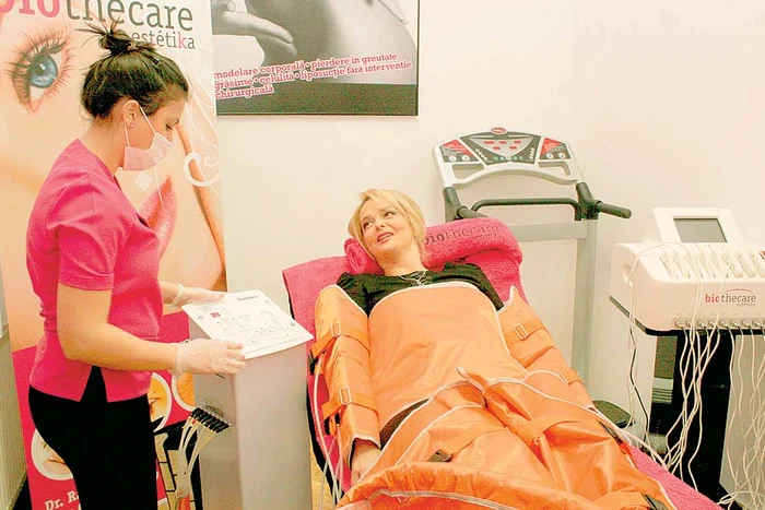 Iuliana Marciuc se face sexy pentru Adrian Enache (Foto: click!)