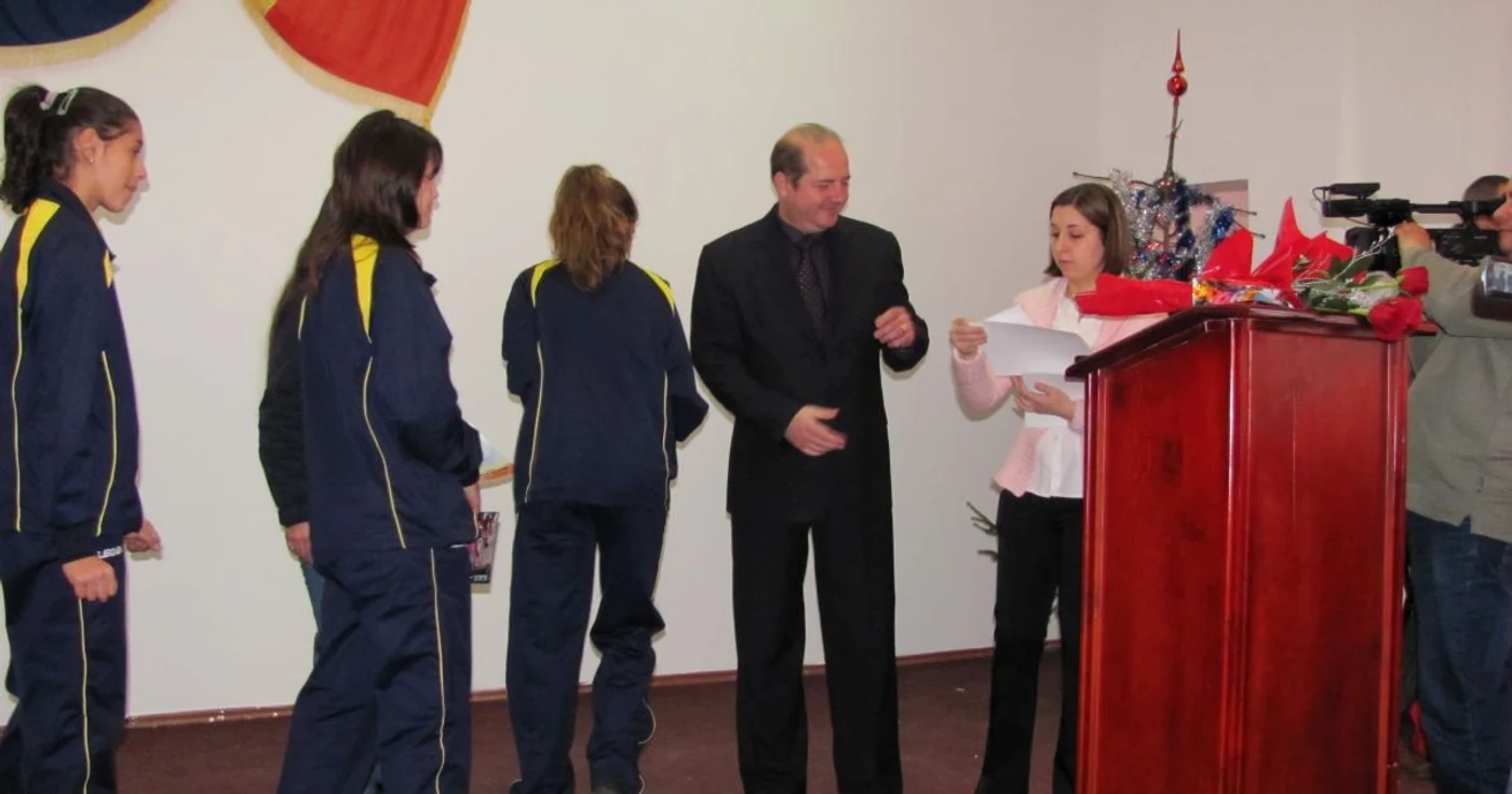 Sportivii au primit bani şi diplome de la primar