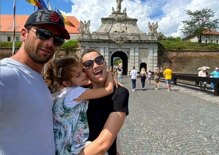 Cuplul mai are împreună o fetiță