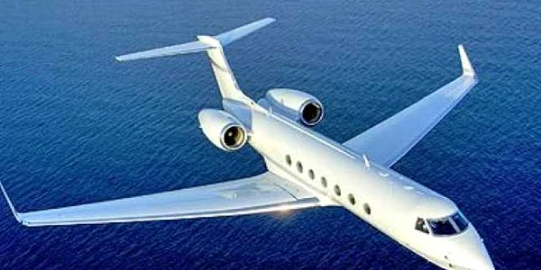 Un avion s-a prăbuşit în Rusia lângă un aeroport 