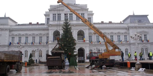 Târgul din faţa Primăriei, la final