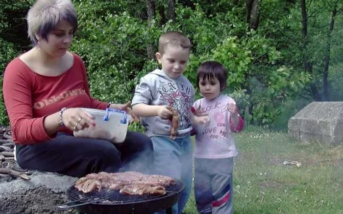 Cu mic, cu mare băimărenii au ieşit la picnic Foto: Adevărul