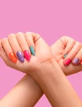 Nuante de oja total nepotrivite pentru unghiile scurte Sursa foto shutterstock 2226584455 jpg