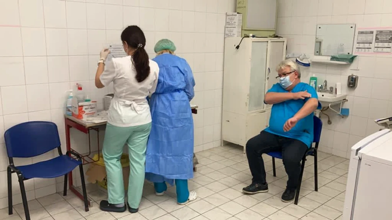 162.000 doze de vaccin Moderna sosesc vineri în ţarăfoto: Facebook