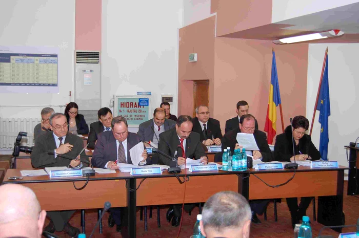Consilierii sunt chemaţi să voteze o nouă majorare de capital la ENET